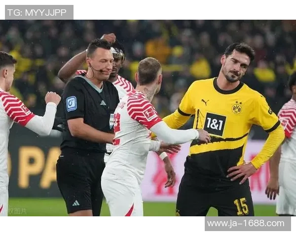 欧联杯激战：多特蒙德逆转巴黎圣日耳曼上演惊心动魄的4-3逆袭战