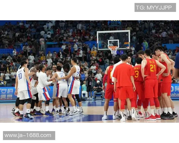 姚明与外国男孩的篮球梦想交汇：跨文化友谊的精彩瞬间