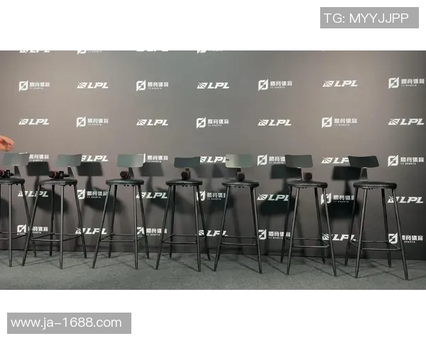 赛后分析：FPX与BLG在比赛中的耐力较量与策略探讨