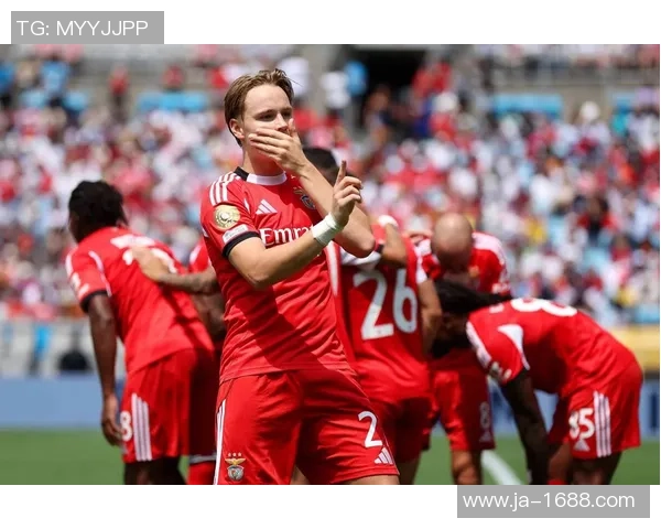 本菲卡逆袭拜仁上演经典对决足总杯历史冷门帽子戏法引爆全场