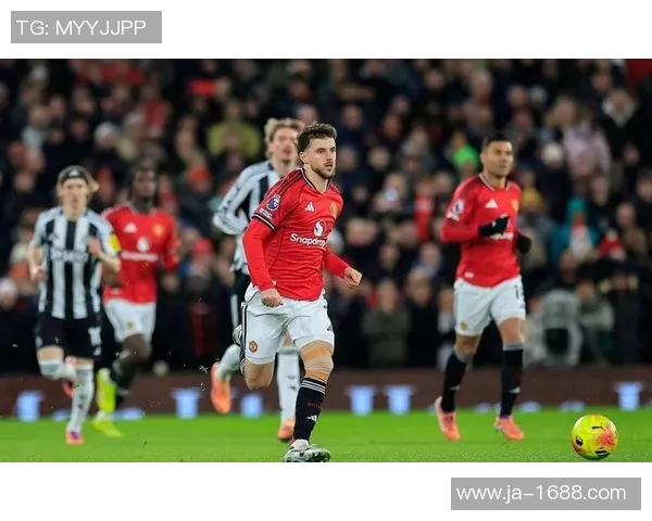 欧联杯惊喜战报利物浦小胜曼联引发全场热烈反响 欧联杯惊喜战报利物浦小胜曼联引发全场热烈反响