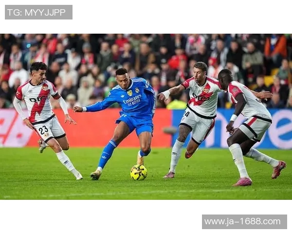 英超激战:皇马狂胜多特蒙德五球大捷引发全场热潮集锦回顾 英超激战:皇马狂胜多特蒙德五球大捷引发全场热潮集锦回顾