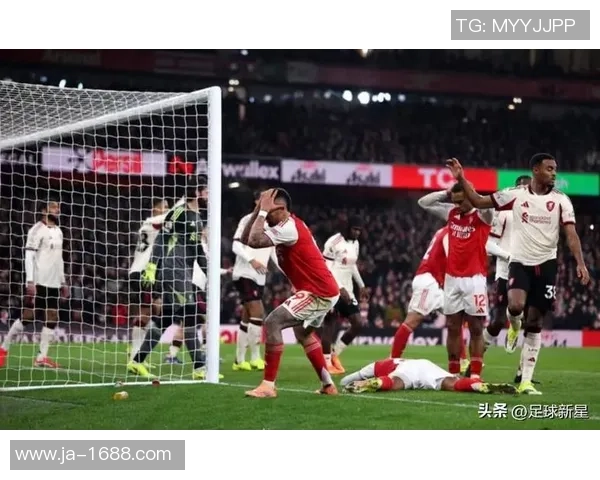 足总杯激战曼联与利物浦战平双方精彩瞬间引发全场热烈反响