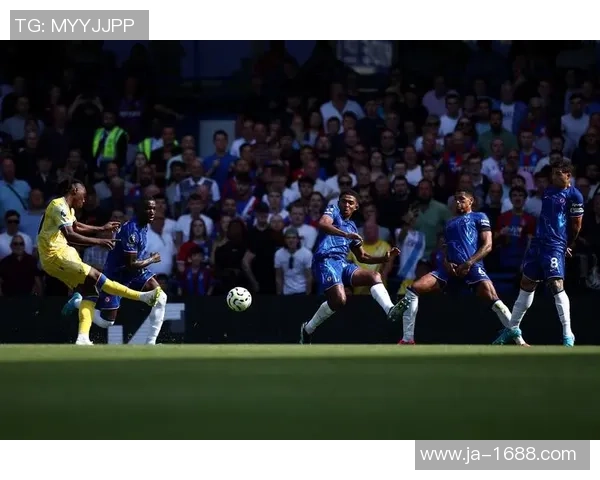 友谊赛精彩对决拜仁与切尔西战成平局红牌事件引发全场热议 友谊赛精彩对决拜仁与切尔西战成平局红牌事件引发全场热议