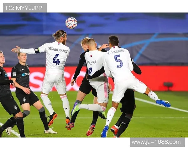 欧冠大战：那不勒斯狂胜皇马六比二乌龙球引爆全场激情瞬间