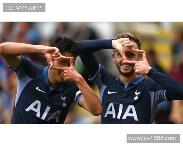 热刺狂胜巴萨6-2帽子戏法点燃全场激情瞬间回顾 热刺狂胜巴萨6-2帽子戏法点燃全场激情瞬间回顾